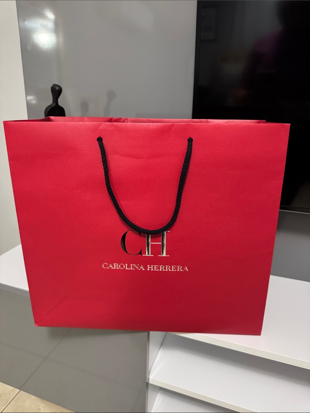 Authentic Carolina Herrera Gift Bag / Luxury Shopping Bag / Boutique Packaging